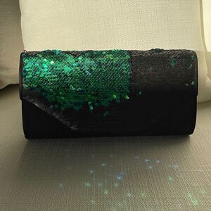Ardene Reversible Sequin Clutch